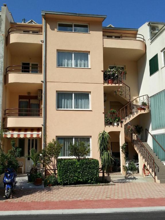 Apartments Deak Makarska Exterior foto